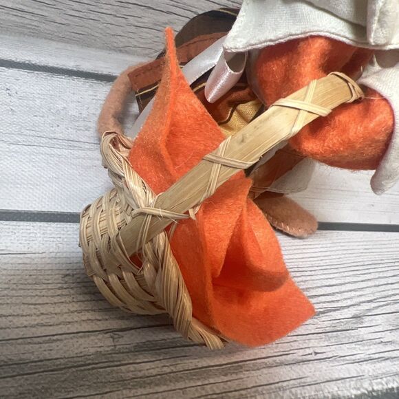 Pilgrim Girl and Boy Annalee Dolls Fall, Thanksgiving - Picture 6 of 13